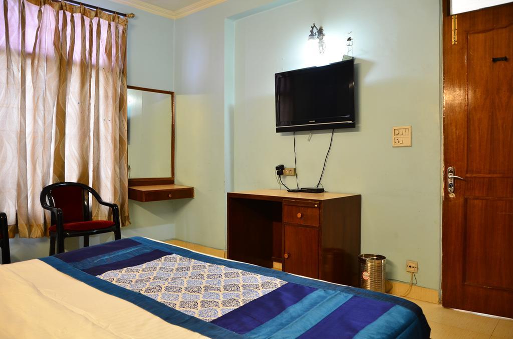 Airport Hotel Paradise International Nueva Delhi Exterior foto