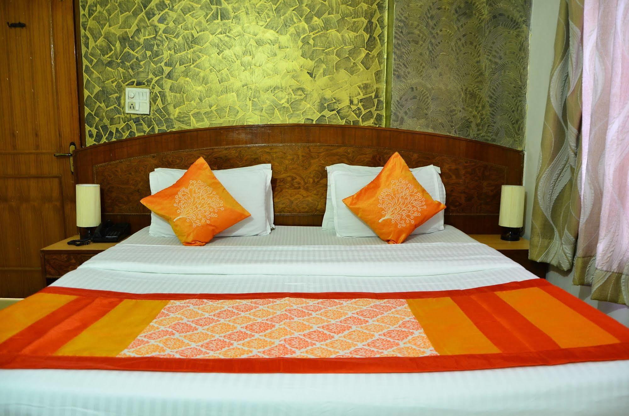 Airport Hotel Paradise International Nueva Delhi Exterior foto